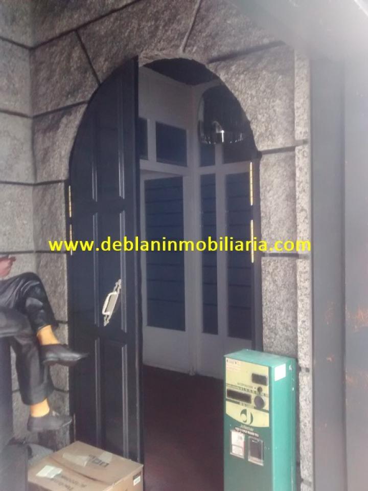 SE ALQUILA LOCAL DE 345M2 CON AMPLIA TERRAZA EN CASCO VIEJO DE TUI