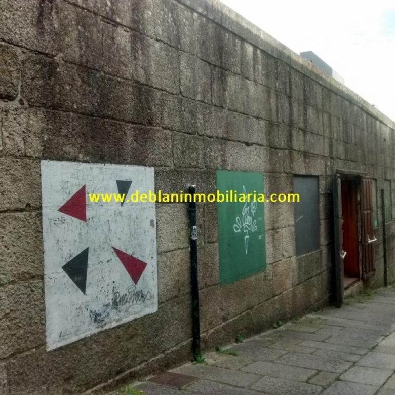 SE ALQUILA LOCAL DE 345M2 CON AMPLIA TERRAZA EN CASCO VIEJO DE TUI