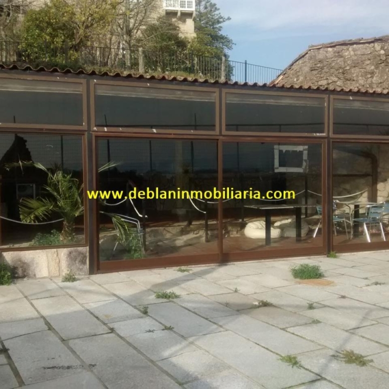 SE ALQUILA LOCAL DE 345M2 CON AMPLIA TERRAZA EN CASCO VIEJO DE TUI