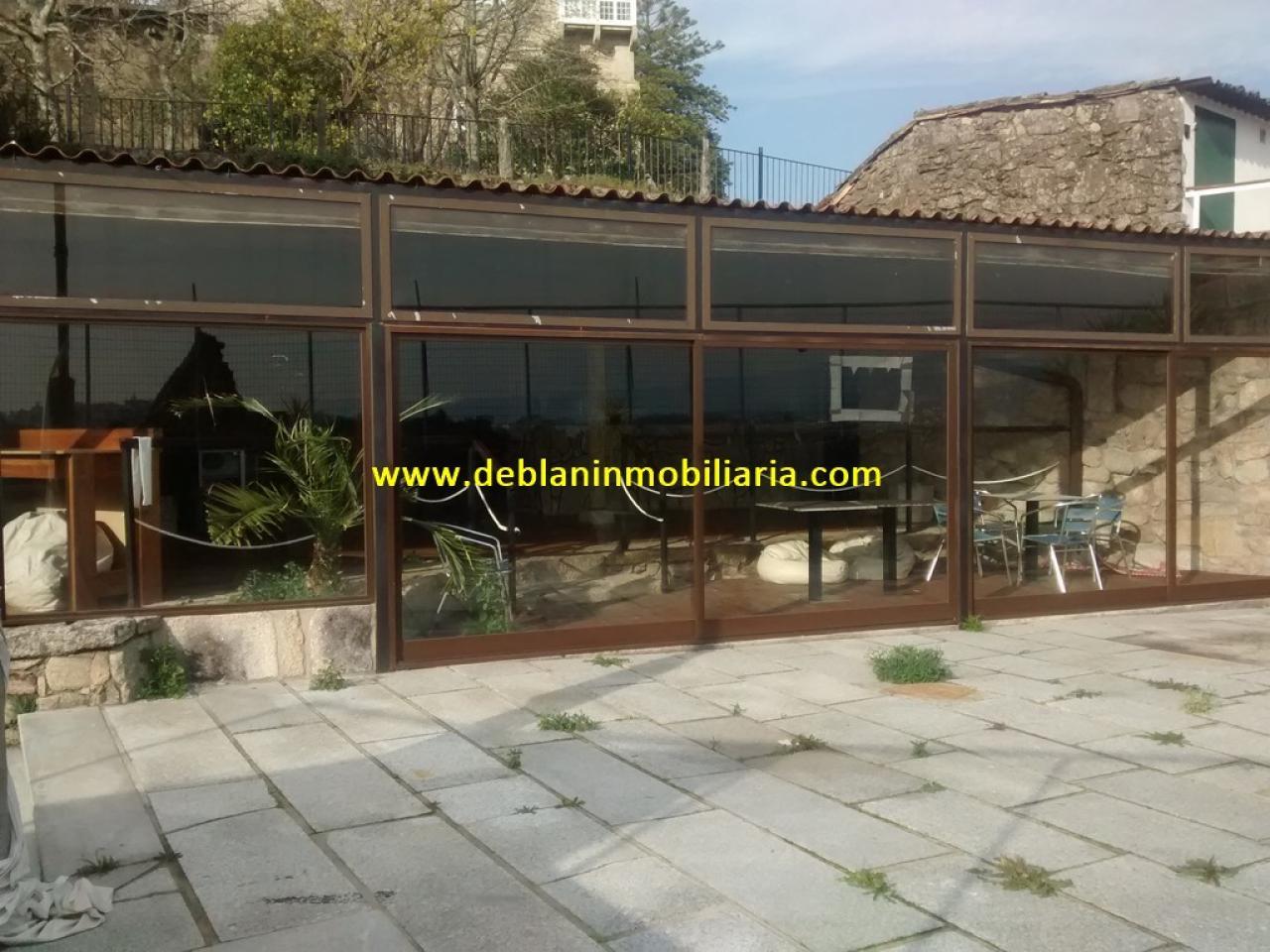 SE ALQUILA LOCAL DE 345M2 CON AMPLIA TERRAZA EN CASCO VIEJO DE TUI