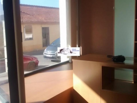SE ALQUILA LOCAL COMERCIAL EN GOIAN SIN TRASPASO