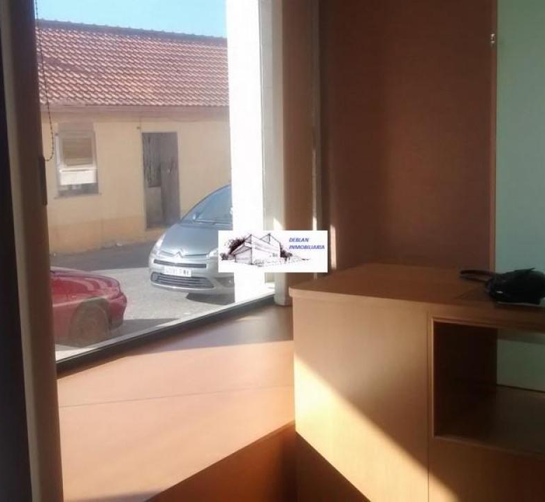 SE ALQUILA LOCAL COMERCIAL EN GOIAN SIN TRASPASO
