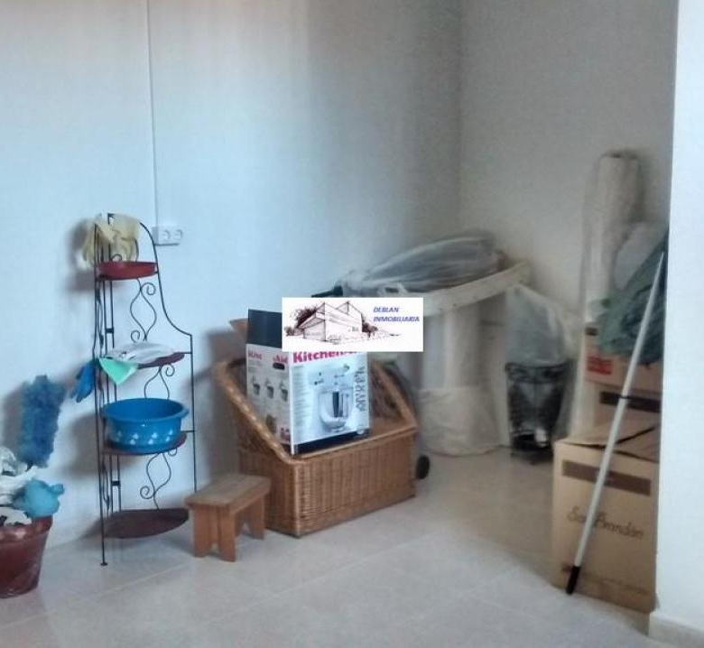 SE ALQUILA LOCAL COMERCIAL EN GOIAN SIN TRASPASO