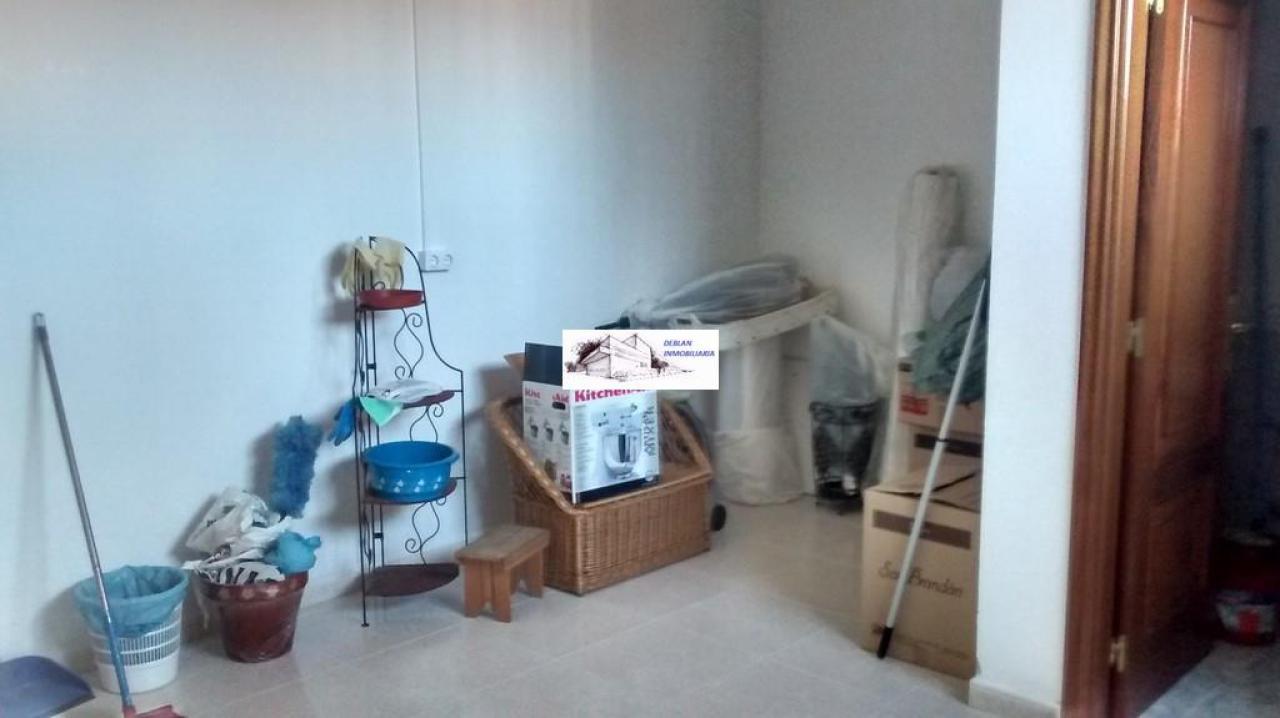 165355560800021438_16529555330 SE ALQUILA LOCAL COMERCIAL EN GOIAN SIN TRASPASO