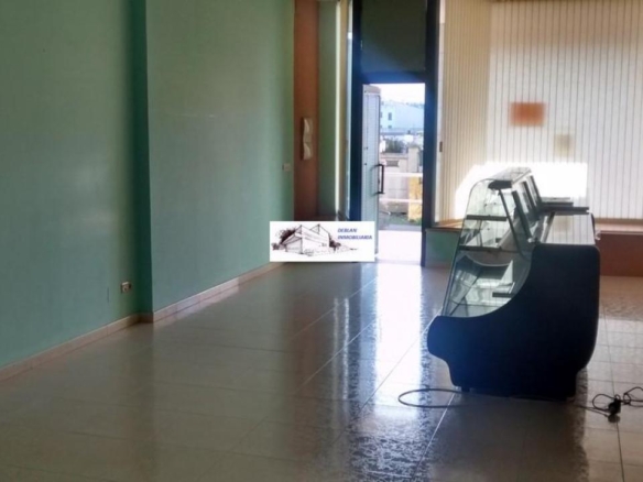 SE ALQUILA LOCAL COMERCIAL EN GOIAN SIN TRASPASO