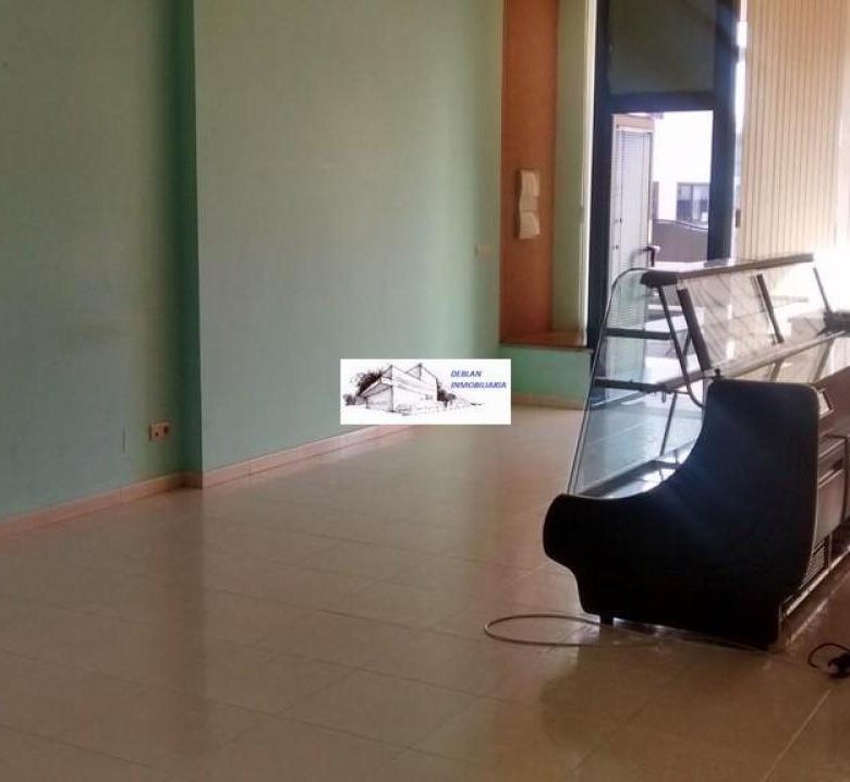 SE ALQUILA LOCAL COMERCIAL EN GOIAN SIN TRASPASO