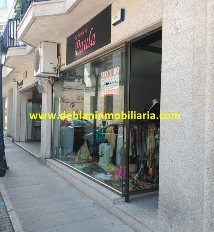SE ALQUILA AMPLIO LOCAL CENTRICO Y ACONDICIONADO EN TUI