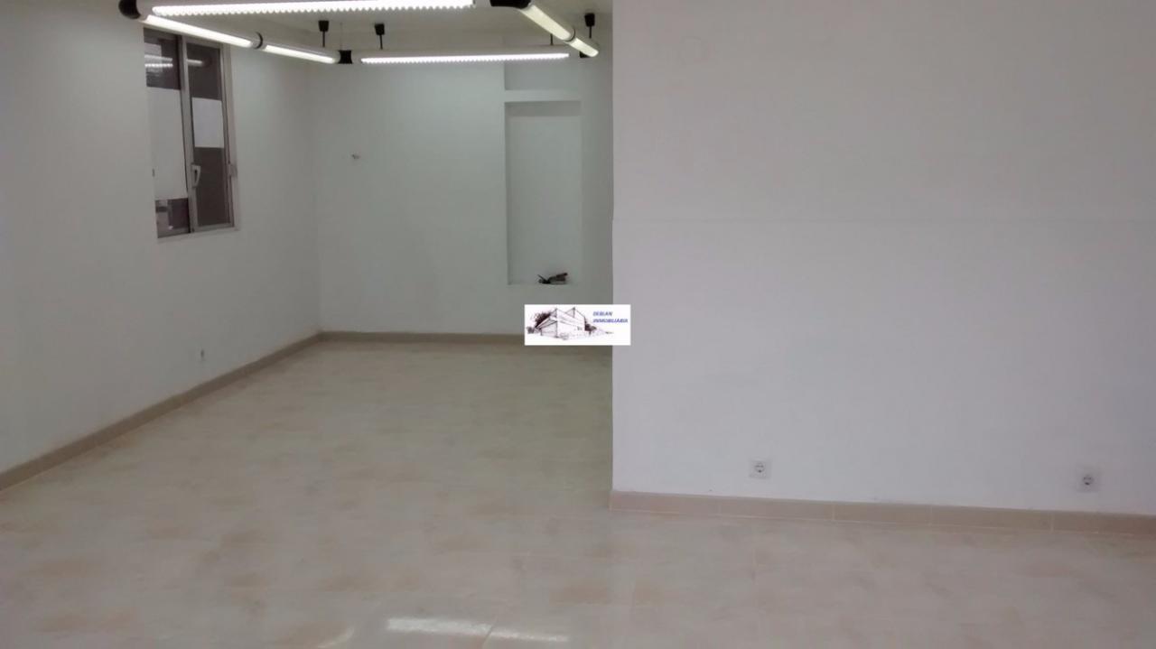 SE ALQUILA LOCAL COMERCIAL CON ZONA EXTERIOR A PIE DE CALLE EN CANGAS