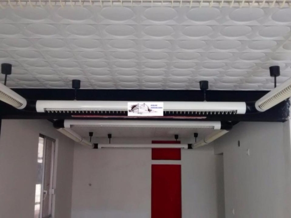 SE ALQUILA LOCAL COMERCIAL CON ZONA EXTERIOR A PIE DE CALLE EN CANGAS