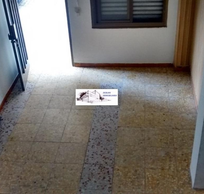 SE ALQUILA LOCAL COMERCIAL/OFICINAS EN CANGAS