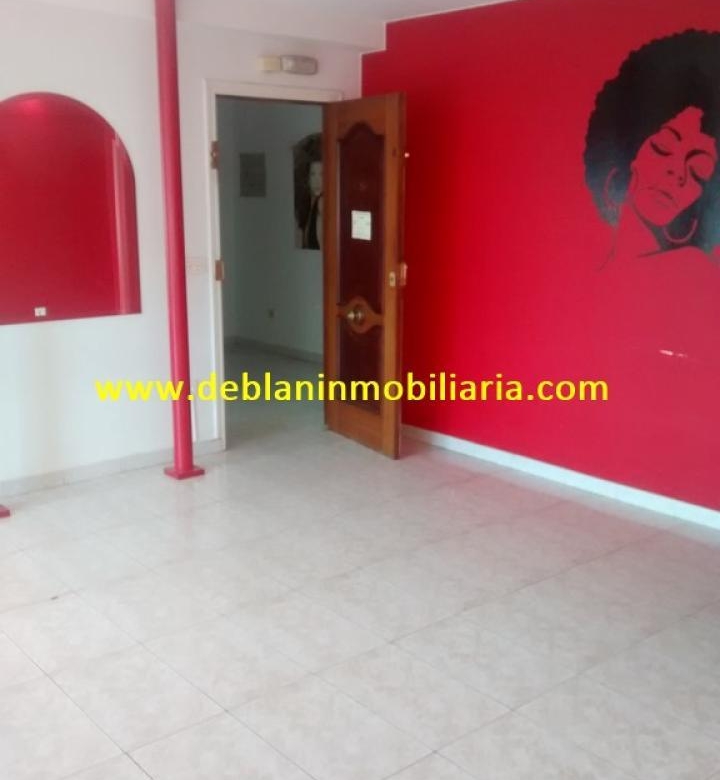 SE ALQUILA LOCAL CENTRICO Y EXTERIOR EN CANGAS