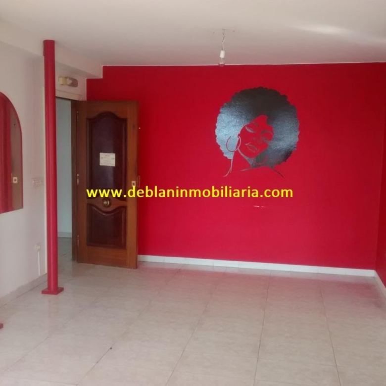 SE ALQUILA LOCAL CENTRICO Y EXTERIOR EN CANGAS