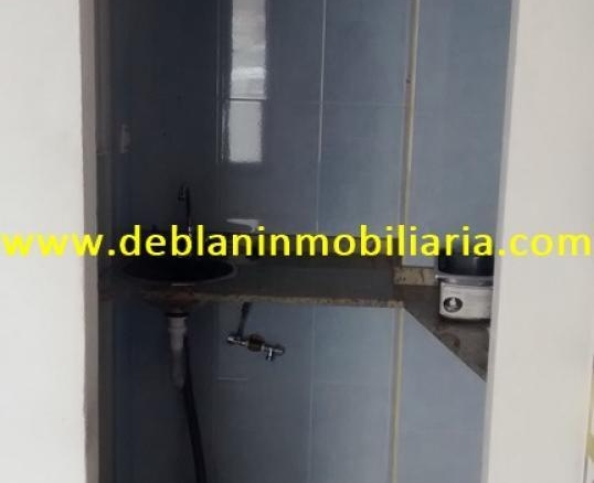 SE ALQUILA LOCAL COMERCIAL EN CANGAS