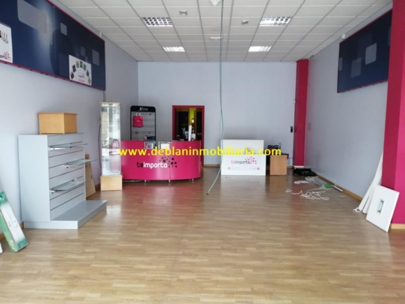 SE ALQUILA AMPLIO LOCAL COMERCIAL EN TUI