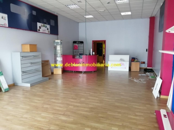 SE ALQUILA AMPLIO LOCAL COMERCIAL EN TUI