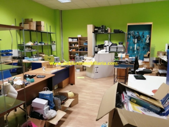 SE ALQUILA AMPLIO LOCAL COMERCIAL EN TUI