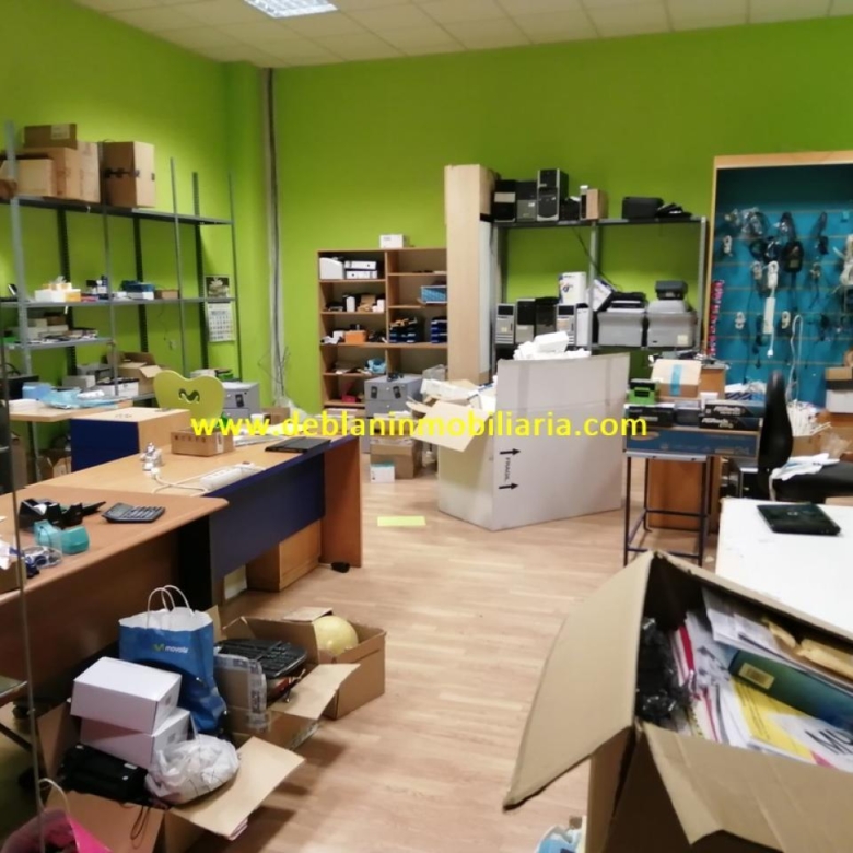 SE ALQUILA AMPLIO LOCAL COMERCIAL EN TUI
