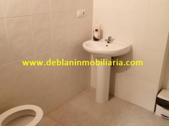 SE ALQUILA AMPLIO LOCAL COMERCIAL EN TUI