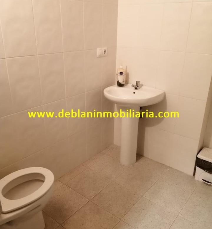 SE ALQUILA AMPLIO LOCAL COMERCIAL EN TUI