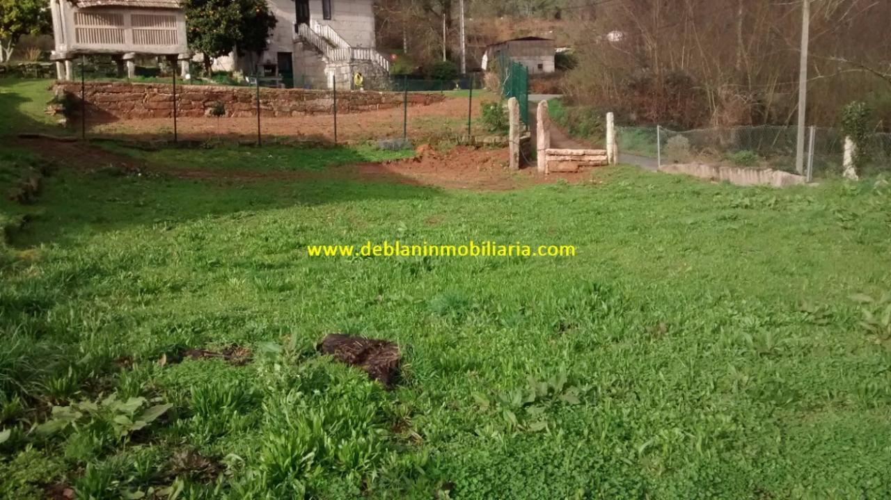 165355675400006385_16529483235 SE VENDE TERRENO EDIFICABLE DE 2.599m2, CON CASA DE PIEDRA PARA REHABILITAR EN TUI