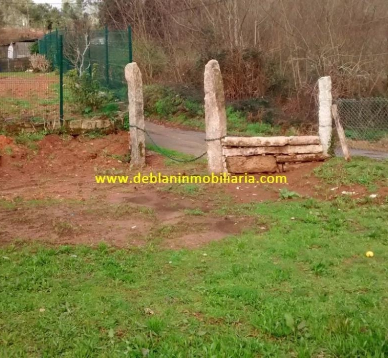 SE VENDE TERRENO EDIFICABLE DE 2.599m2, CON CASA DE PIEDRA PARA REHABILITAR EN TUI