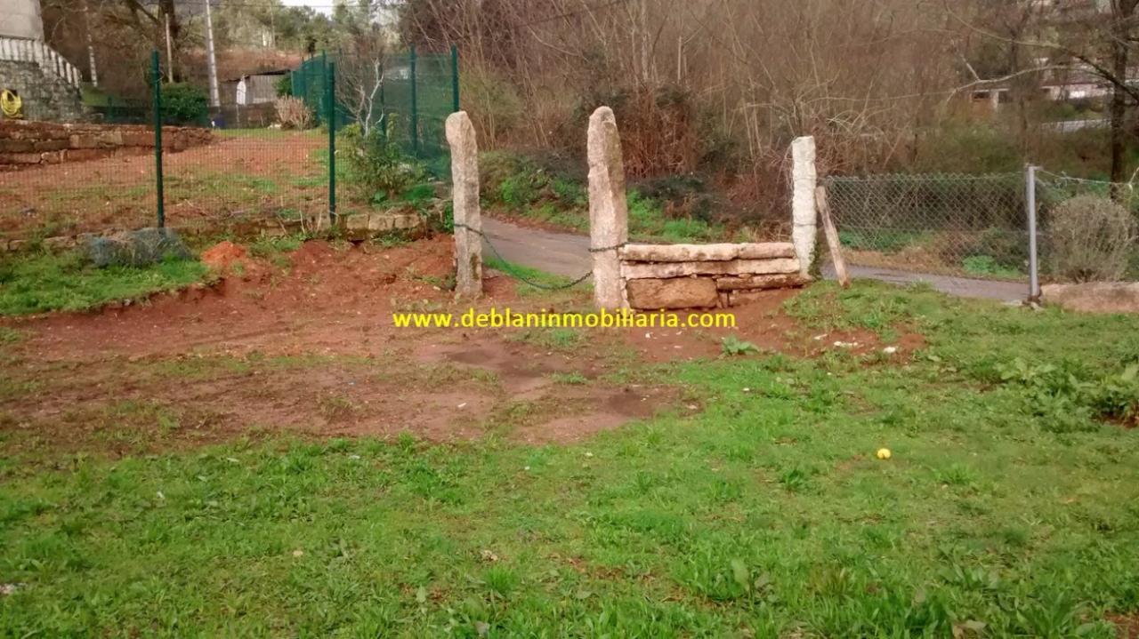 165355675500006385_16529483240 SE VENDE TERRENO EDIFICABLE DE 2.599m2, CON CASA DE PIEDRA PARA REHABILITAR EN TUI