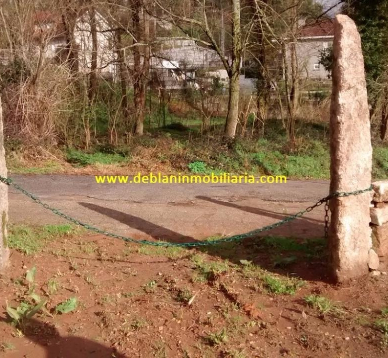 SE VENDE TERRENO EDIFICABLE DE 2.599m2, CON CASA DE PIEDRA PARA REHABILITAR EN TUI