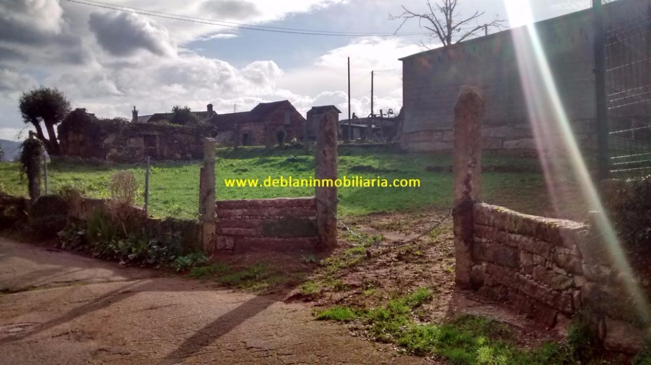 165355675700006385_16529483251 SE VENDE TERRENO EDIFICABLE DE 2.599m2, CON CASA DE PIEDRA PARA REHABILITAR EN TUI