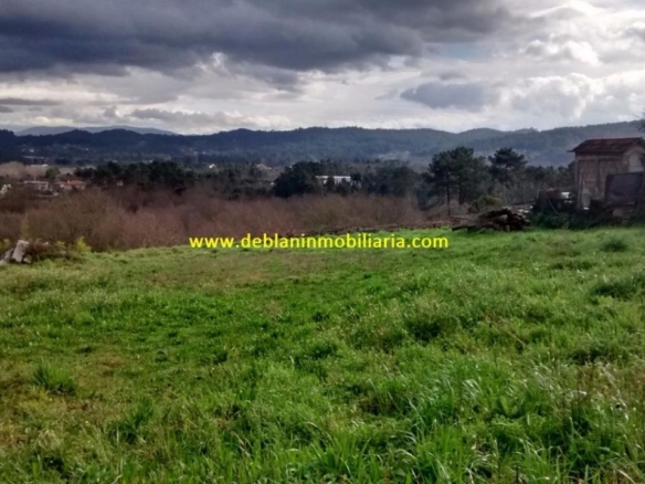 SE VENDE TERRENO EDIFICABLE DE 2.599m2, CON CASA DE PIEDRA PARA REHABILITAR EN TUI
