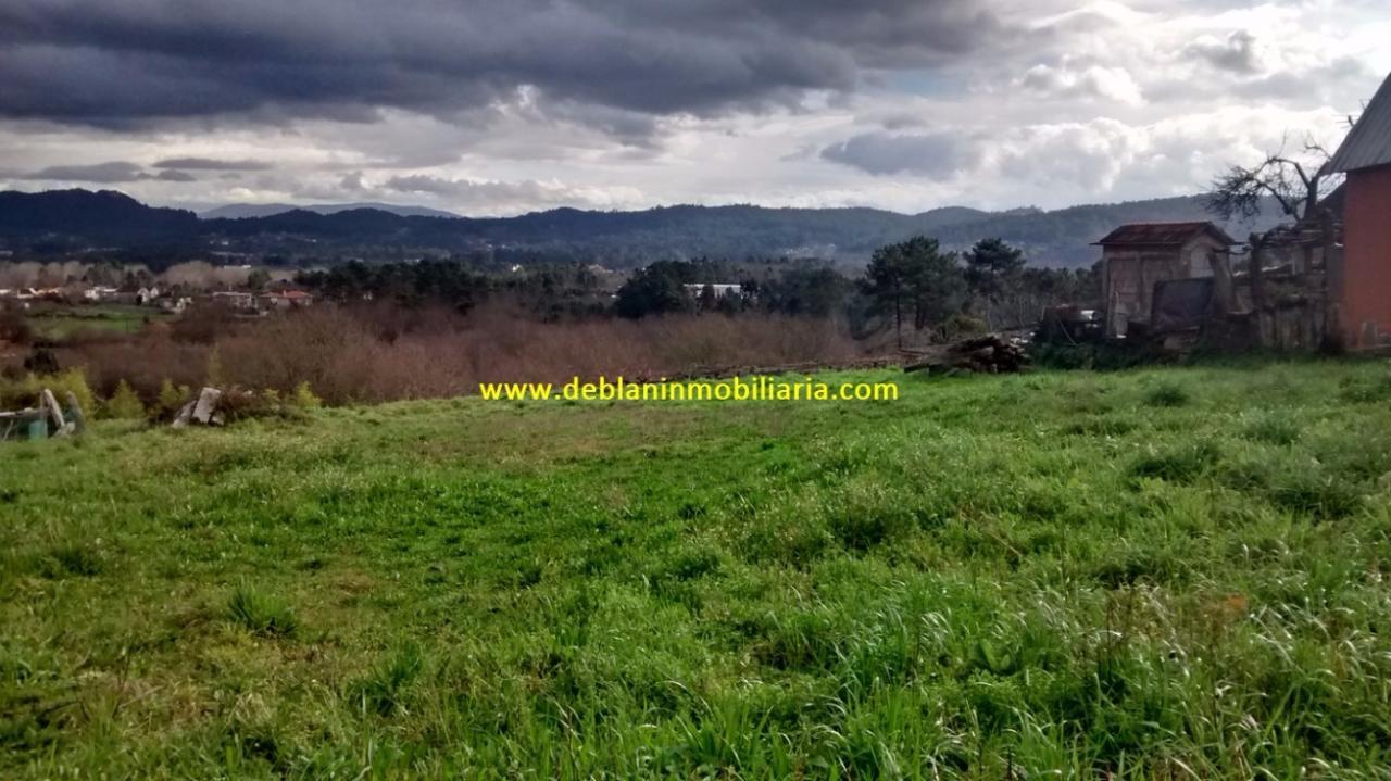 165355676200006385_16529483281 SE VENDE TERRENO EDIFICABLE DE 2.599m2, CON CASA DE PIEDRA PARA REHABILITAR EN TUI