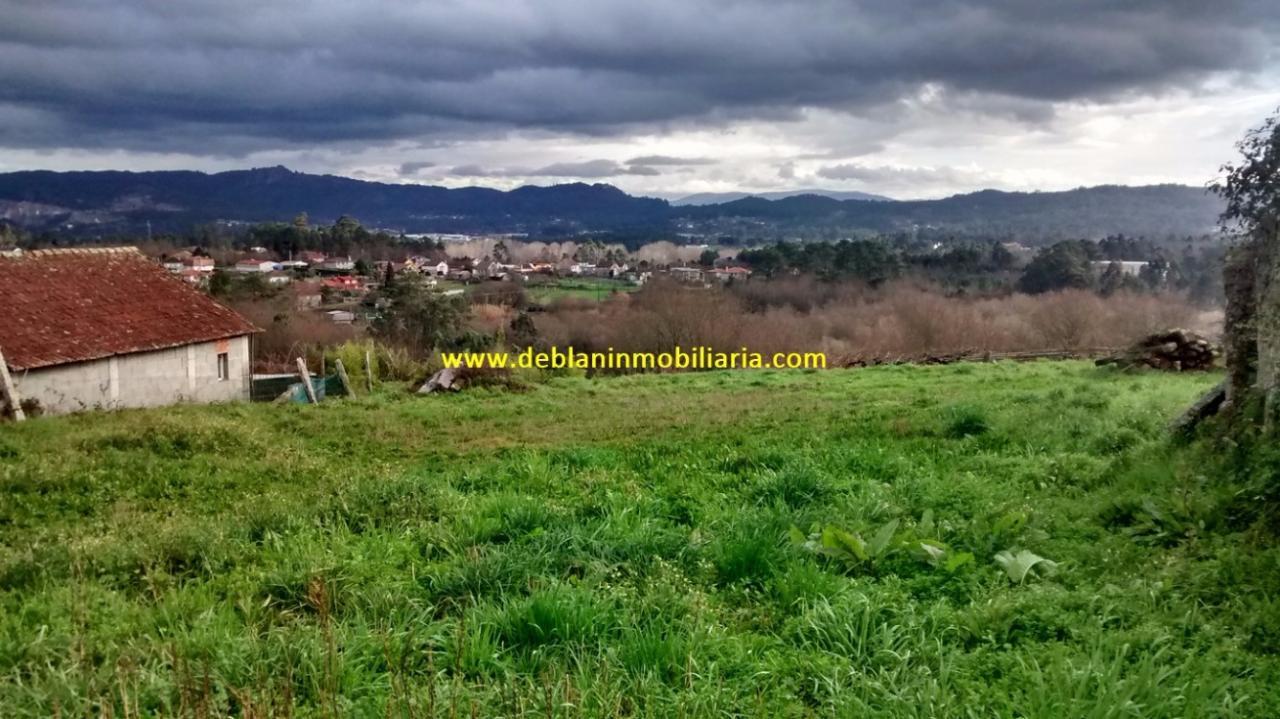 165355676300006385_16529483287 SE VENDE TERRENO EDIFICABLE DE 2.599m2, CON CASA DE PIEDRA PARA REHABILITAR EN TUI