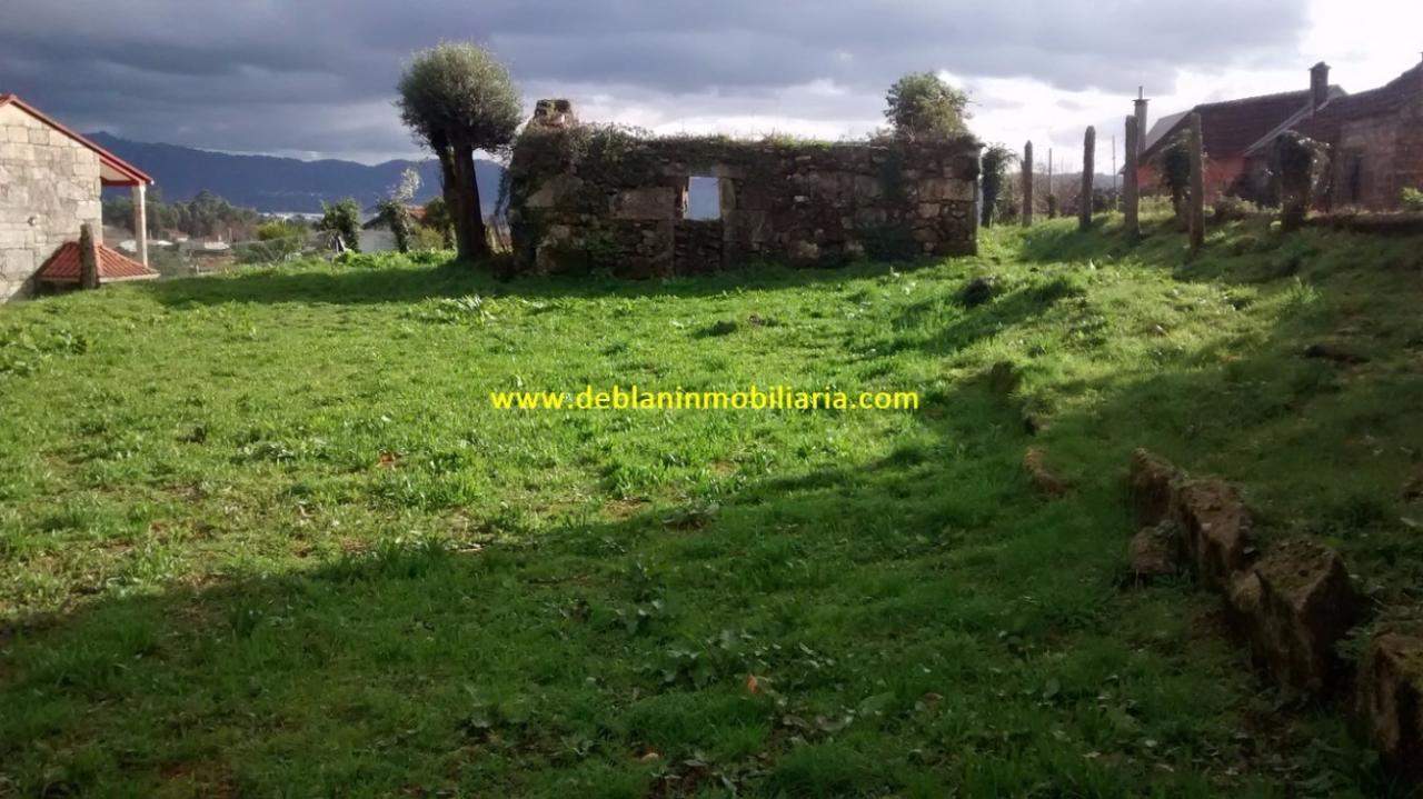 165355676700006385_16529483315 SE VENDE TERRENO EDIFICABLE DE 2.599m2, CON CASA DE PIEDRA PARA REHABILITAR EN TUI