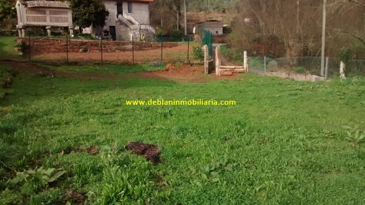 165355676800006385_16529483322 SE VENDE TERRENO EDIFICABLE DE 2.599m2, CON CASA DE PIEDRA PARA REHABILITAR EN TUI