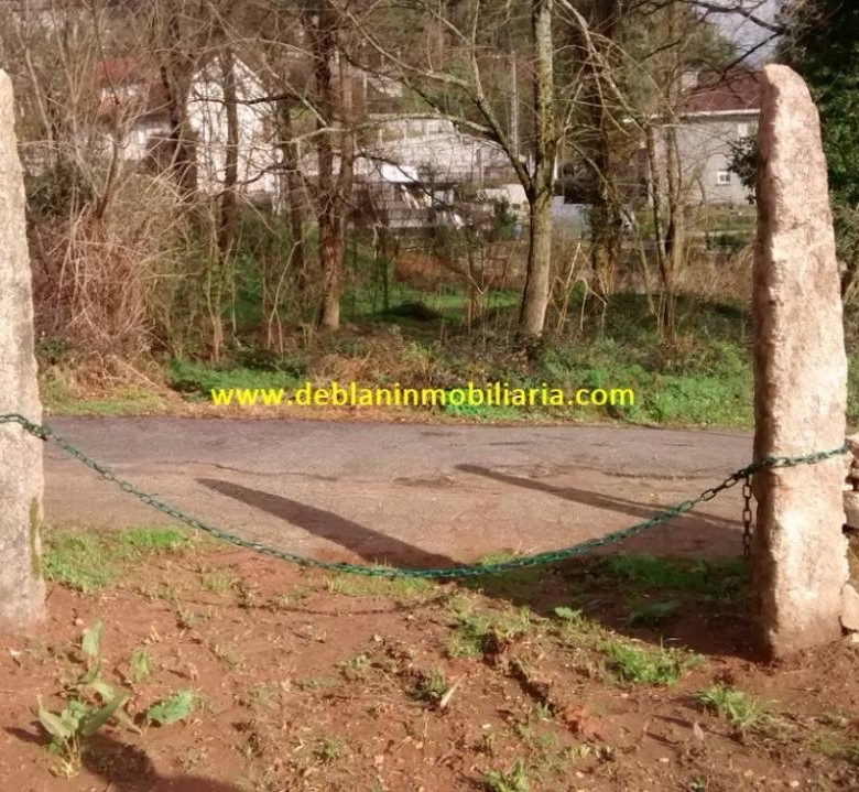 SE VENDE TERRENO EDIFICABLE DE 2.599m2, CON CASA DE PIEDRA PARA REHABILITAR EN TUI