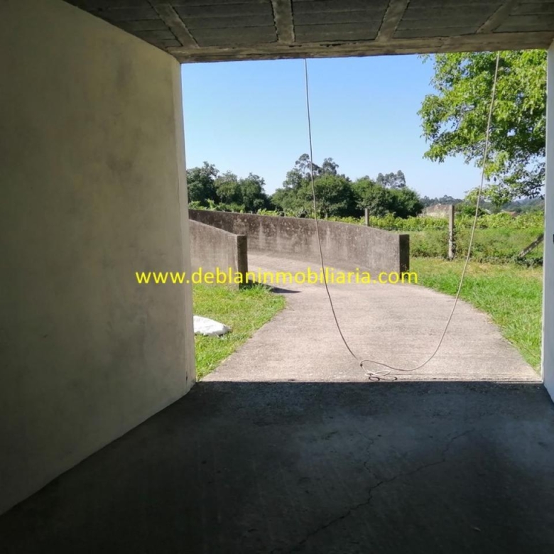 SE VENDEN PLAZAS DE GARAJE Y TRASTEROS EN EL CENTRO DE TOMIÑO