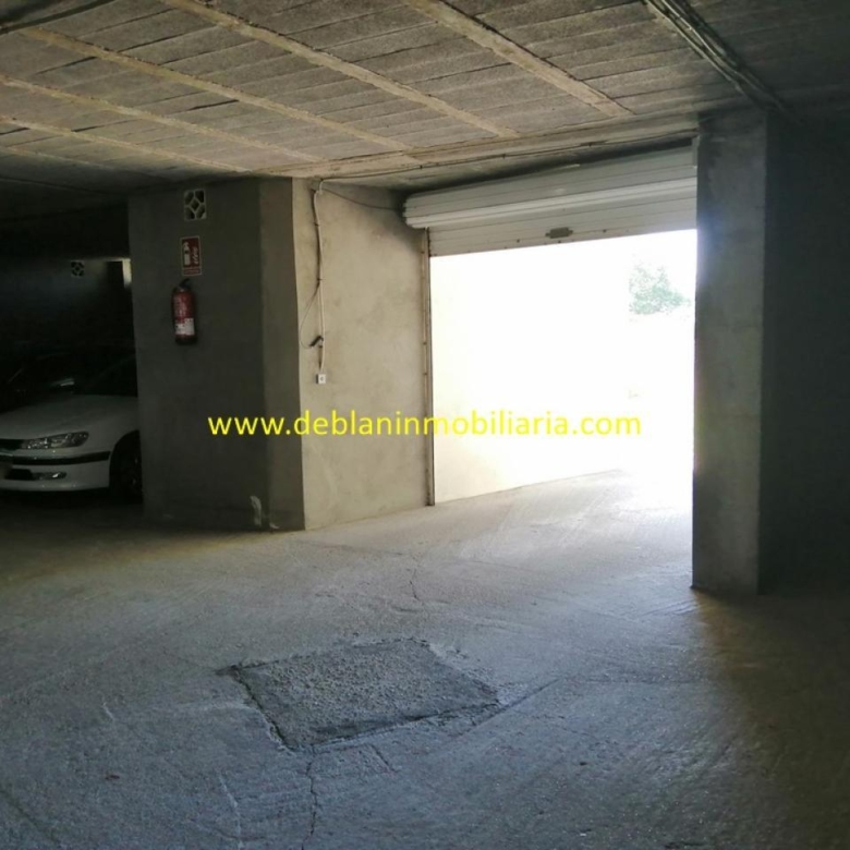 SE VENDEN PLAZAS DE GARAJE Y TRASTEROS EN EL CENTRO DE TOMIÑO