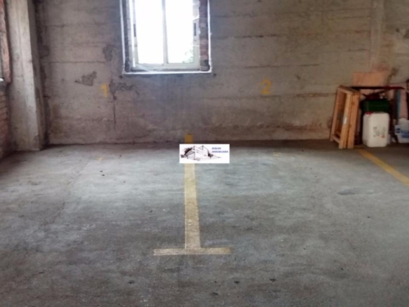 SE ALQUILAN PLAZAS DE GARAJE EN CANGAS
