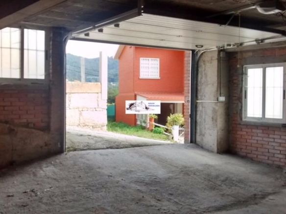 SE ALQUILAN PLAZAS DE GARAJE EN CANGAS