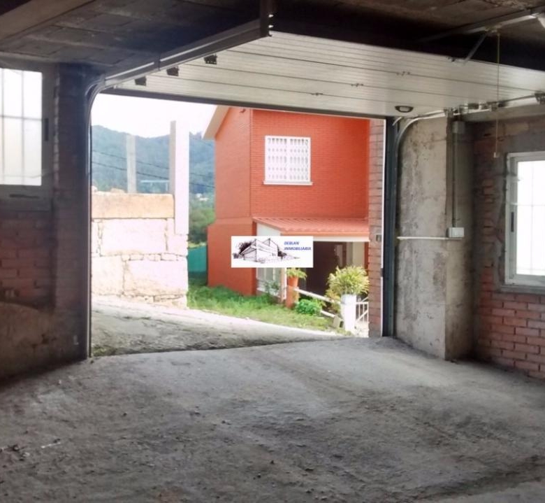 SE ALQUILAN PLAZAS DE GARAJE EN CANGAS