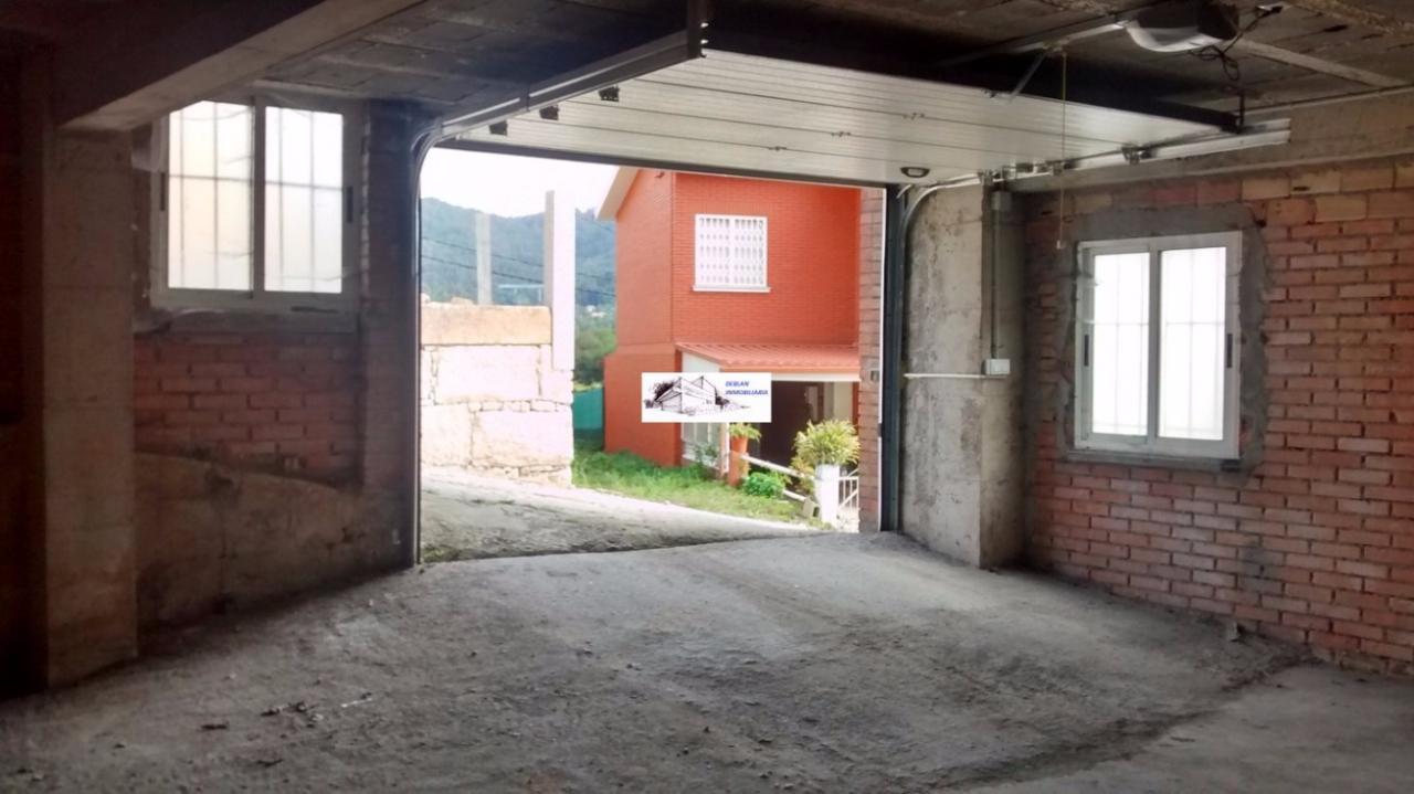 SE ALQUILAN PLAZAS DE GARAJE EN CANGAS