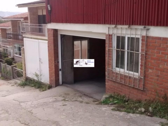 SE ALQUILAN PLAZAS DE GARAJE EN CANGAS
