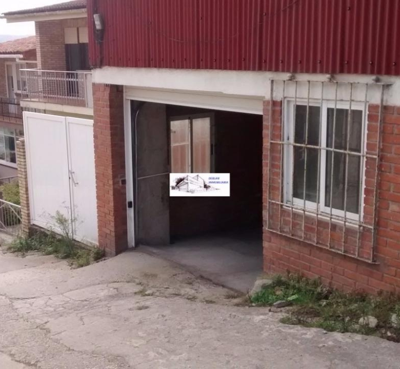 SE ALQUILAN PLAZAS DE GARAJE EN CANGAS