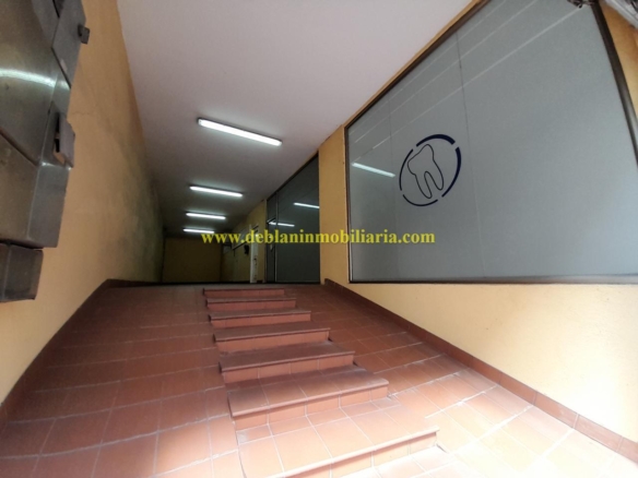 SE ALQUILA LOCAL COMERCIAL EN EL CENTRO DE TUI