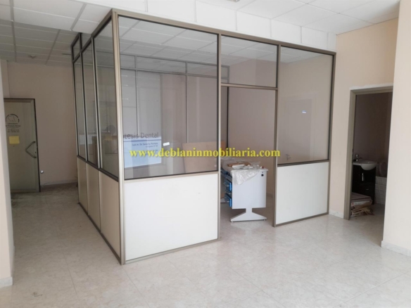 SE ALQUILA LOCAL COMERCIAL EN EL CENTRO DE TUI
