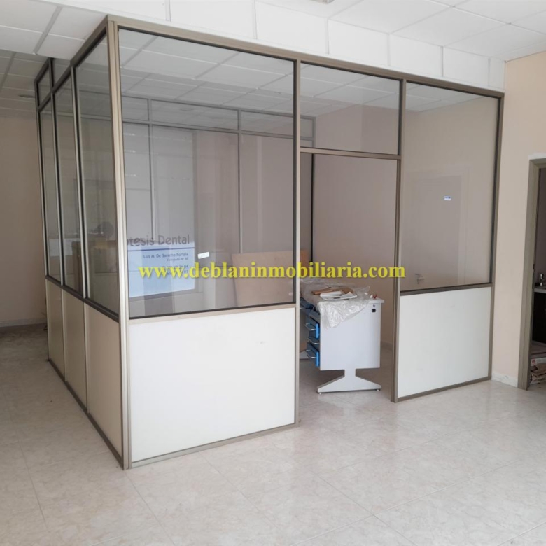 SE ALQUILA LOCAL COMERCIAL EN EL CENTRO DE TUI