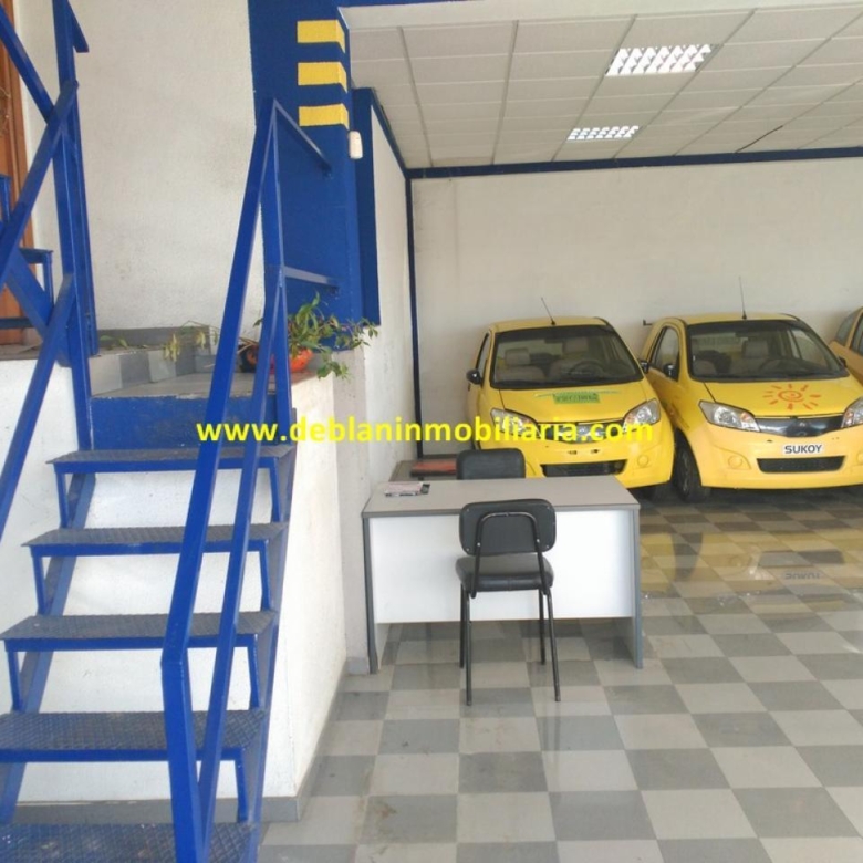 SE ALQUILA LOCAL COMERCIAL DE 200 M2