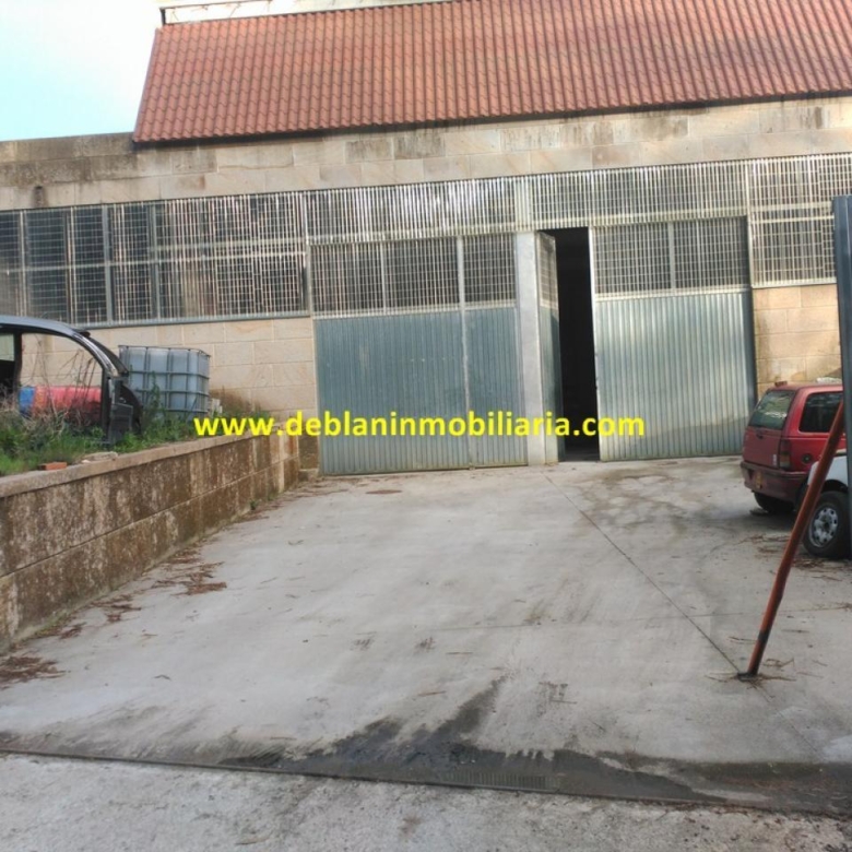 SE ALQUILA NAVE DE 300 M2