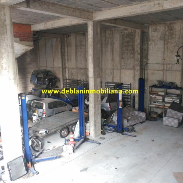 SE ALQUILA NAVE DE 300 M2