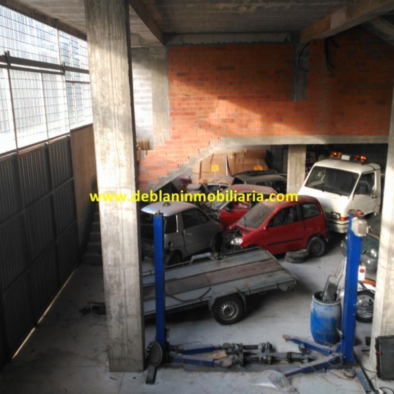 SE ALQUILA NAVE DE 300 M2
