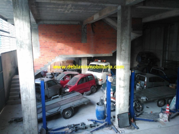 SE ALQUILA NAVE DE 300 M2